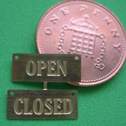 1/24th Scale OPEN/CLOSED Sign